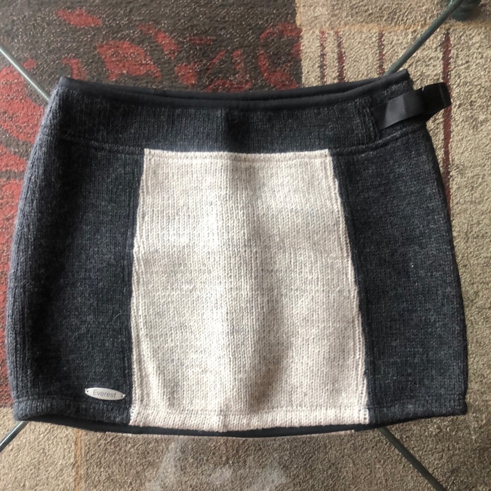 Everest Design 100% Sherpa Wool Mini Skirt size medium in black and ivory